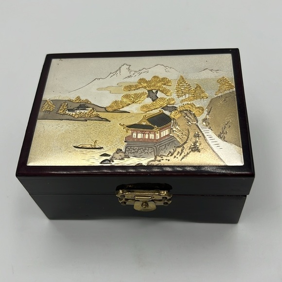ORIGINAL CHOKIN ART COLLECTION SMALL JEWELRY BOX WITH RED INTERIOR - Picture 2 of 11